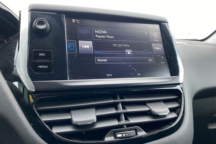 Grå Peugeot 208 fra 2016