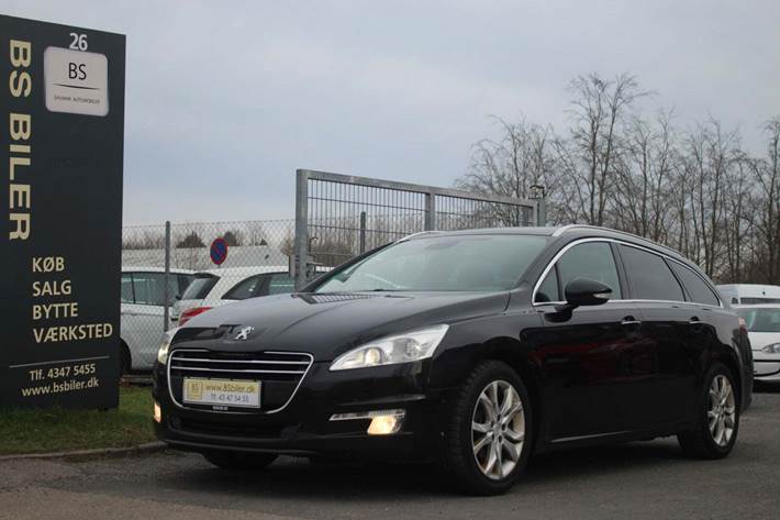 Sort Peugeot 508 fra 2012 set udefra