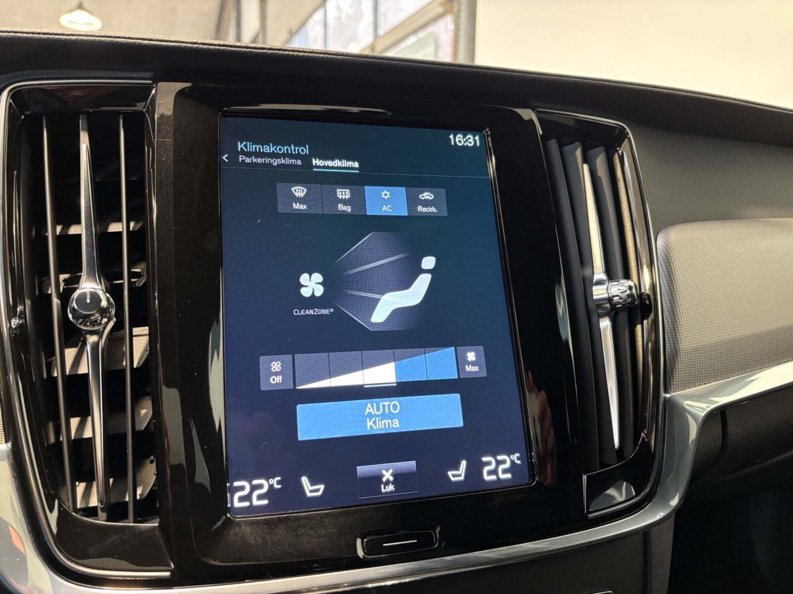 Sort Volvo V90 fra 2020