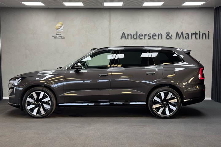 Grå Volvo EX90 fra 2025