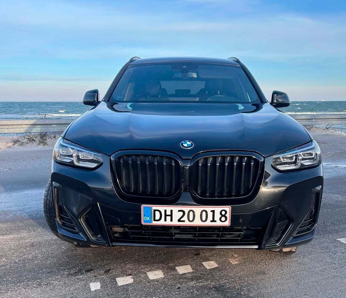 Grå BMW X3 fra 2022