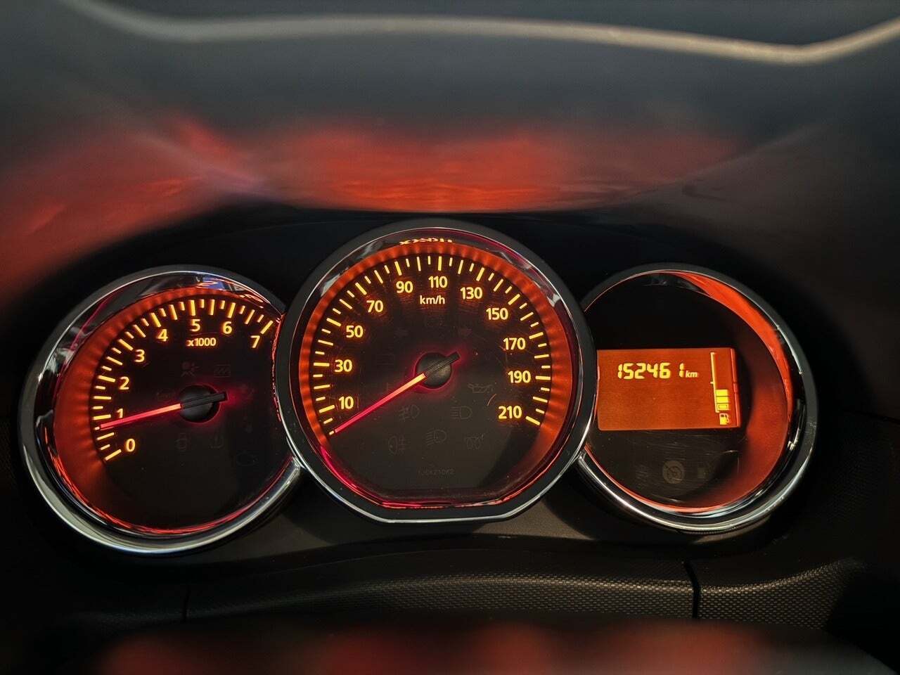 Grå Dacia Duster fra 2014