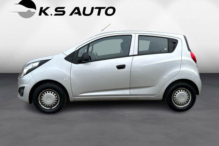 Sølv Chevrolet Spark fra 2013