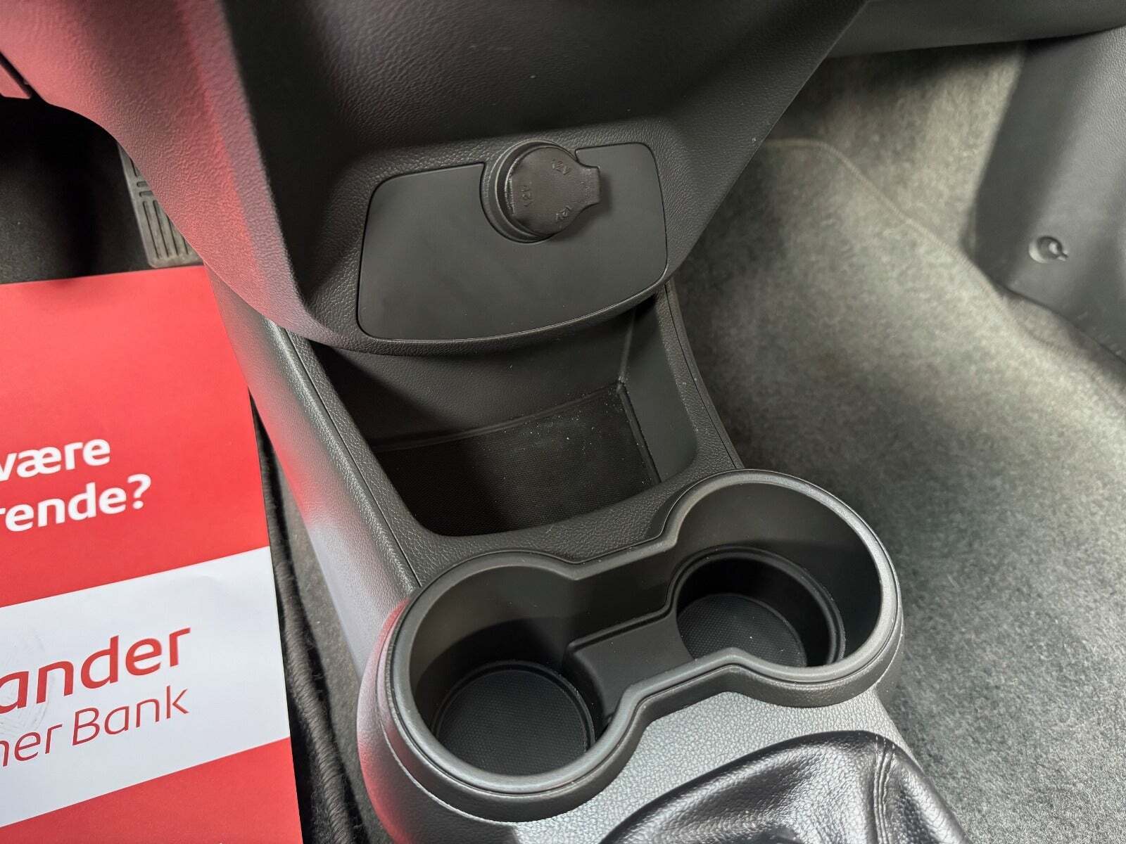 Sølv Chevrolet Spark fra 2013 set indefra