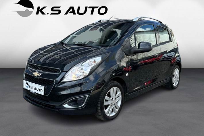 Sort Chevrolet Spark fra 2014 set udefra