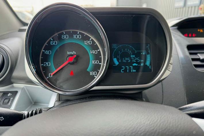 Sort Chevrolet Spark fra 2014