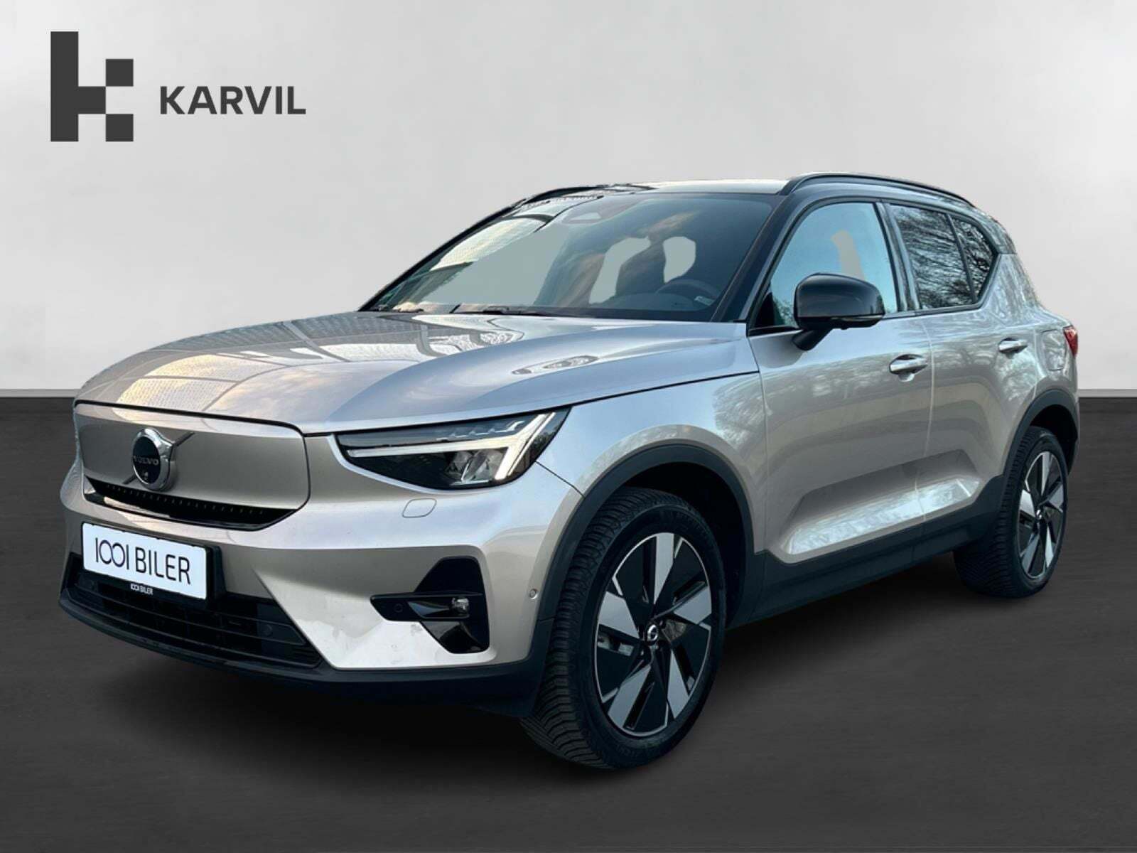 Beige Volvo XC40 fra 2024 set udefra