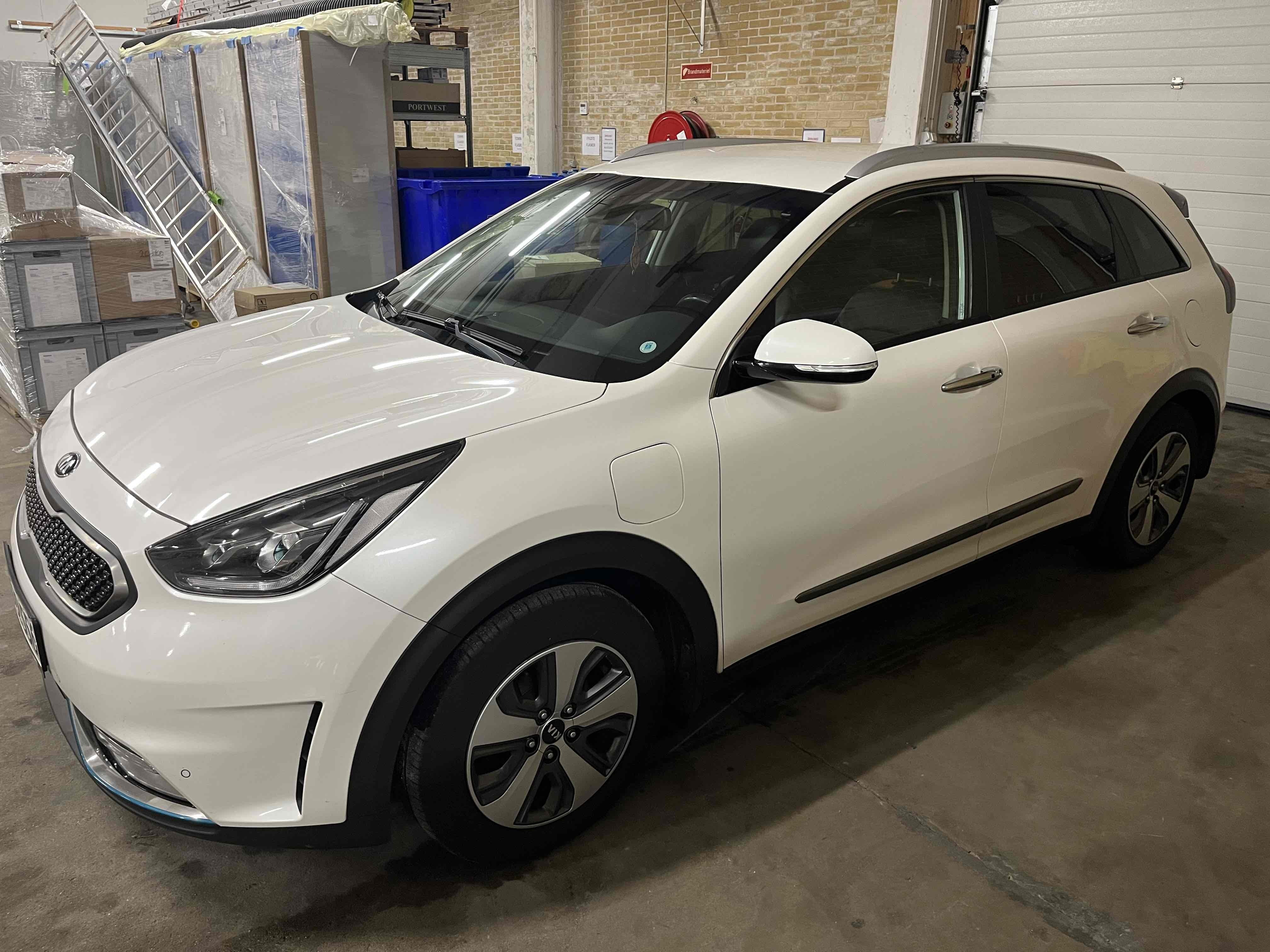 Hvid Kia Niro fra 2018