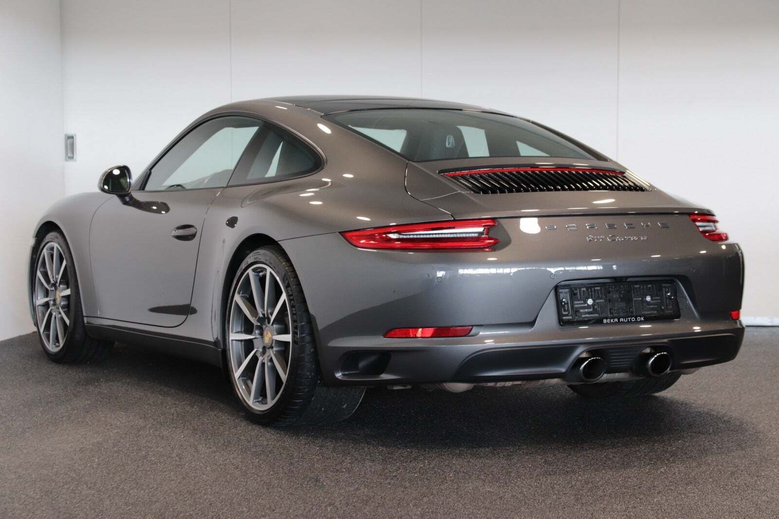Porsche 911 Carrera
