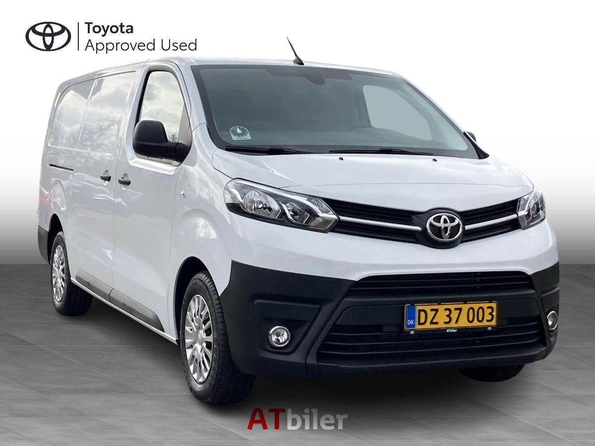 Hvid Toyota ProAce fra 2024