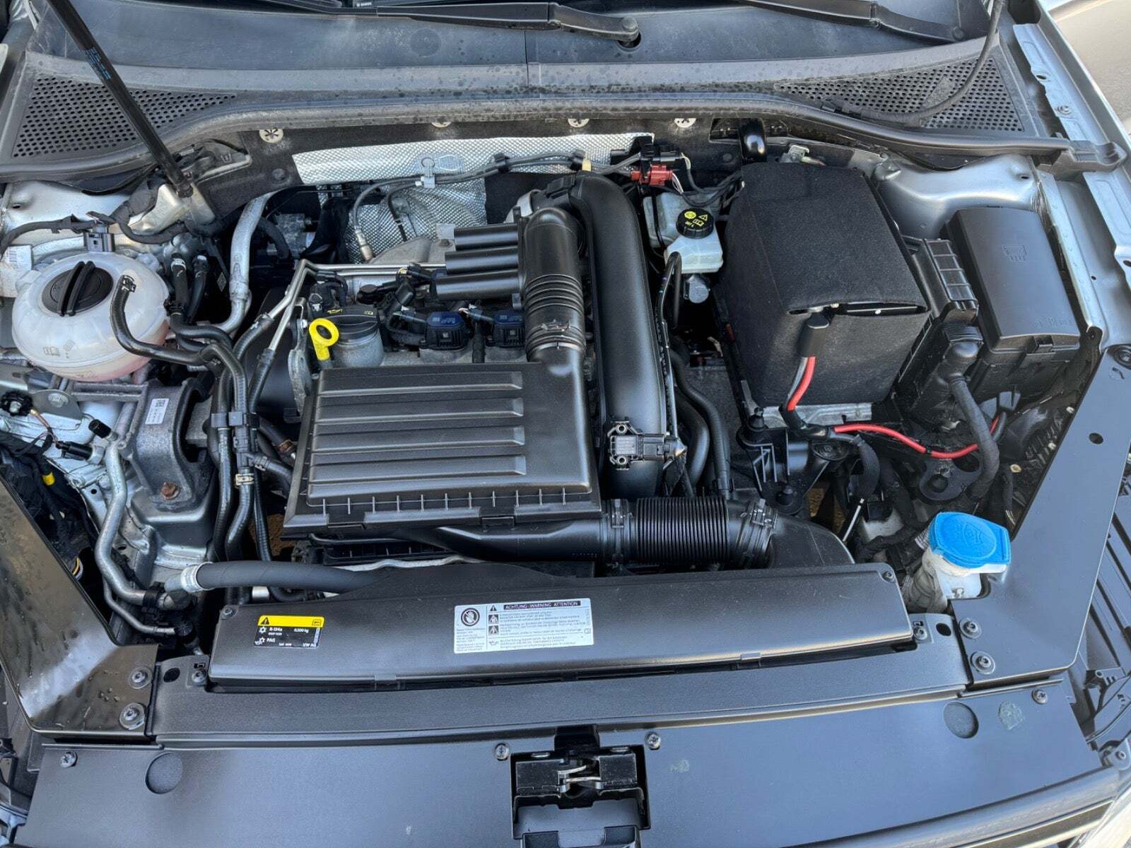 Grå VW Passat fra 2017