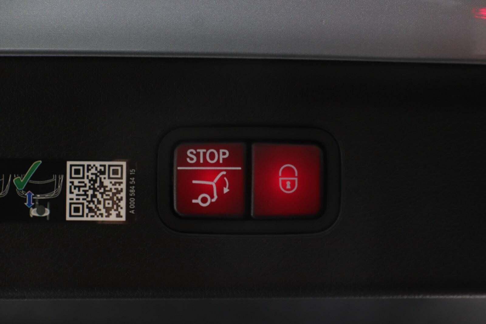 Sølv Mercedes EQE300 SUV fra 2024