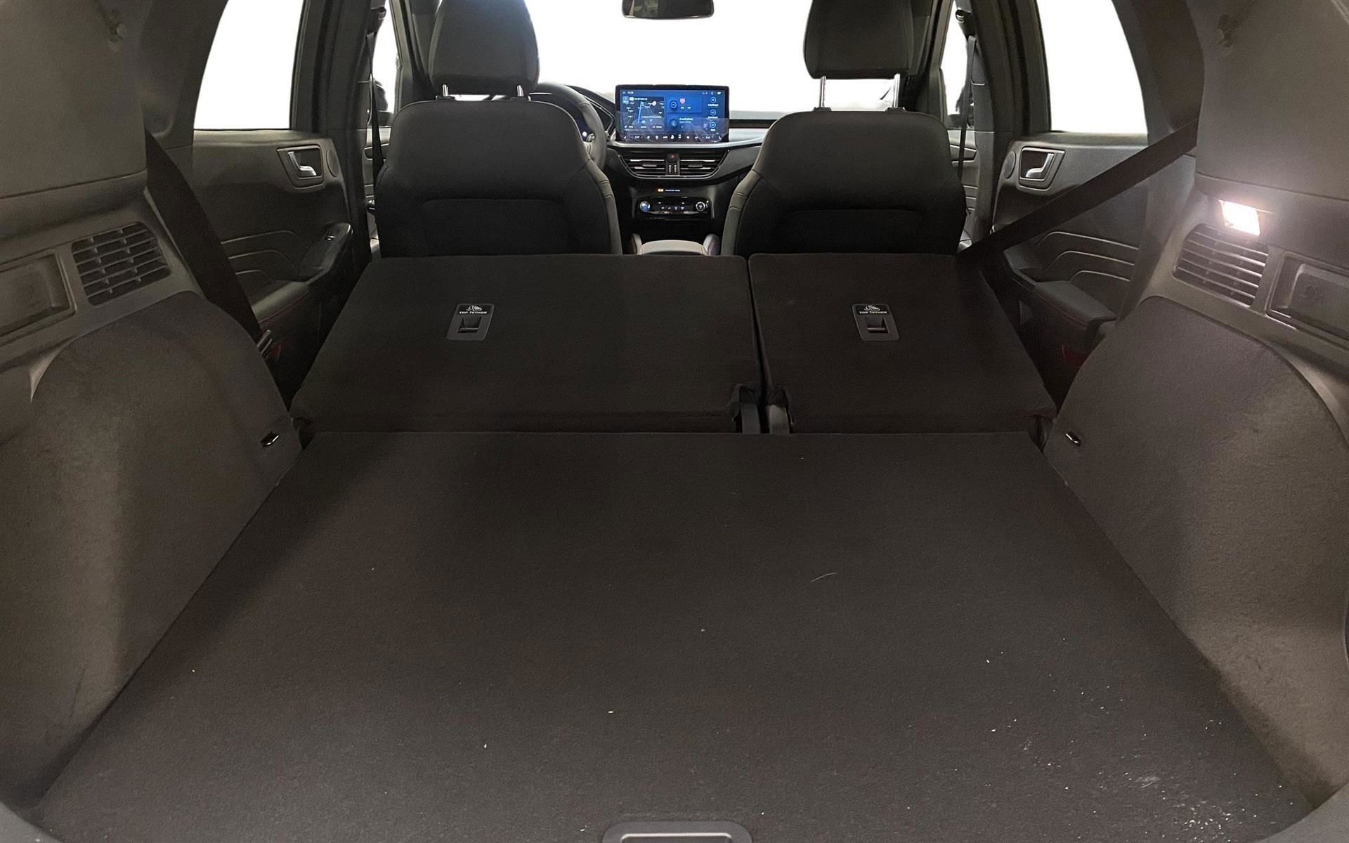 Sort Ford Kuga fra 2024