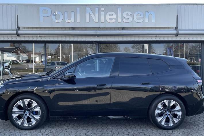 Sort BMW iX fra 2022