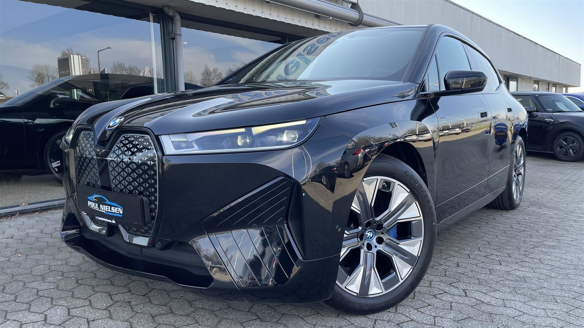 Sort BMW iX fra 2022