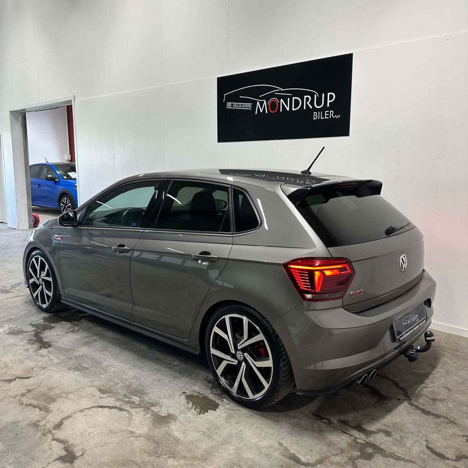 Grå VW Polo fra 2019