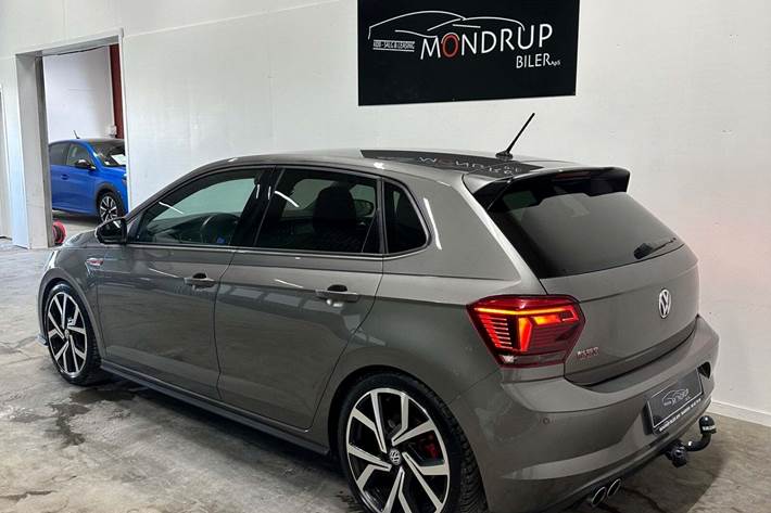 Grå VW Polo fra 2019