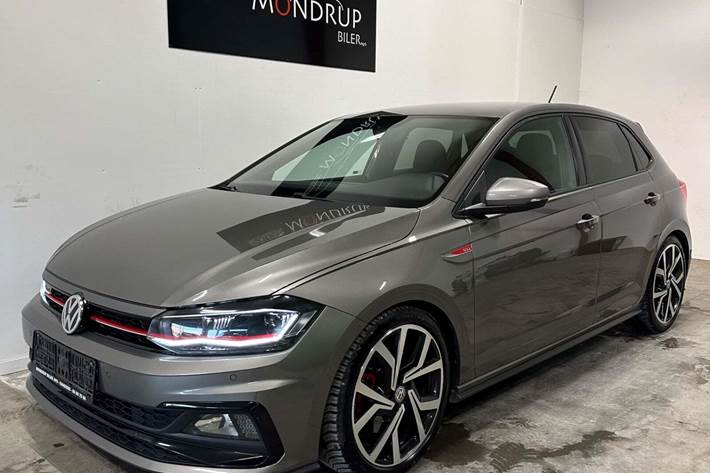 Grå VW Polo fra 2019 set udefra