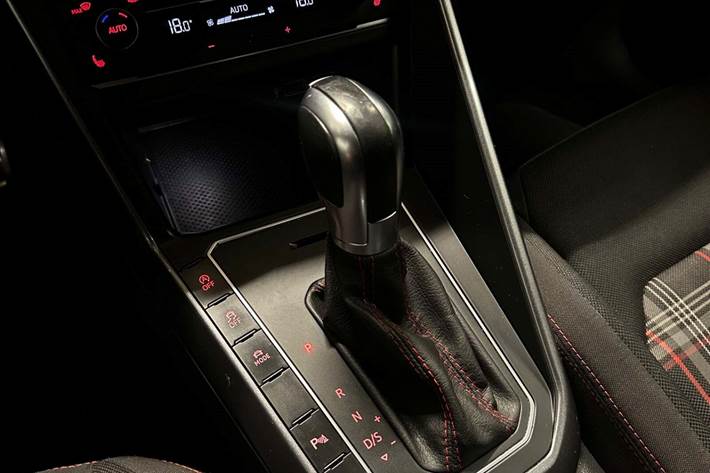 Grå VW Polo fra 2019