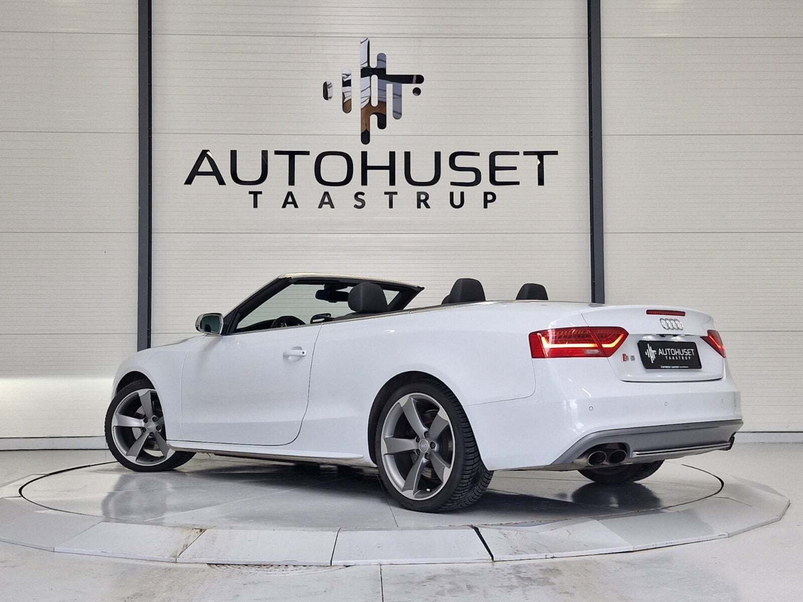 undefined Audi S5 fra 2012