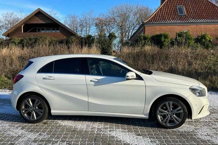 Hvid Mercedes A-Klasse fra 2017