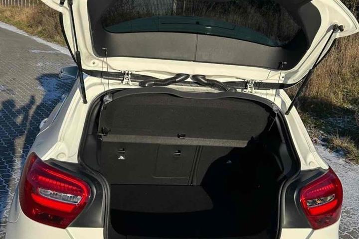 Hvid Mercedes A-Klasse fra 2017