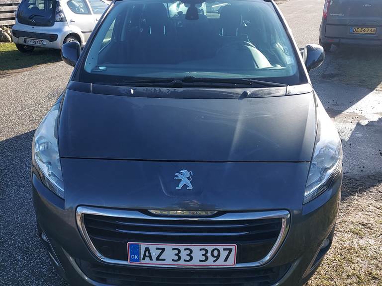 Peugeot 5008 1,2 e-THP 130 hk
