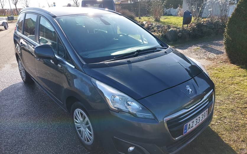 Peugeot 5008 1,2 e-THP 130 hk