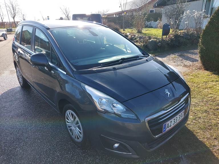 Peugeot 5008 1,2 e-THP 130 hk