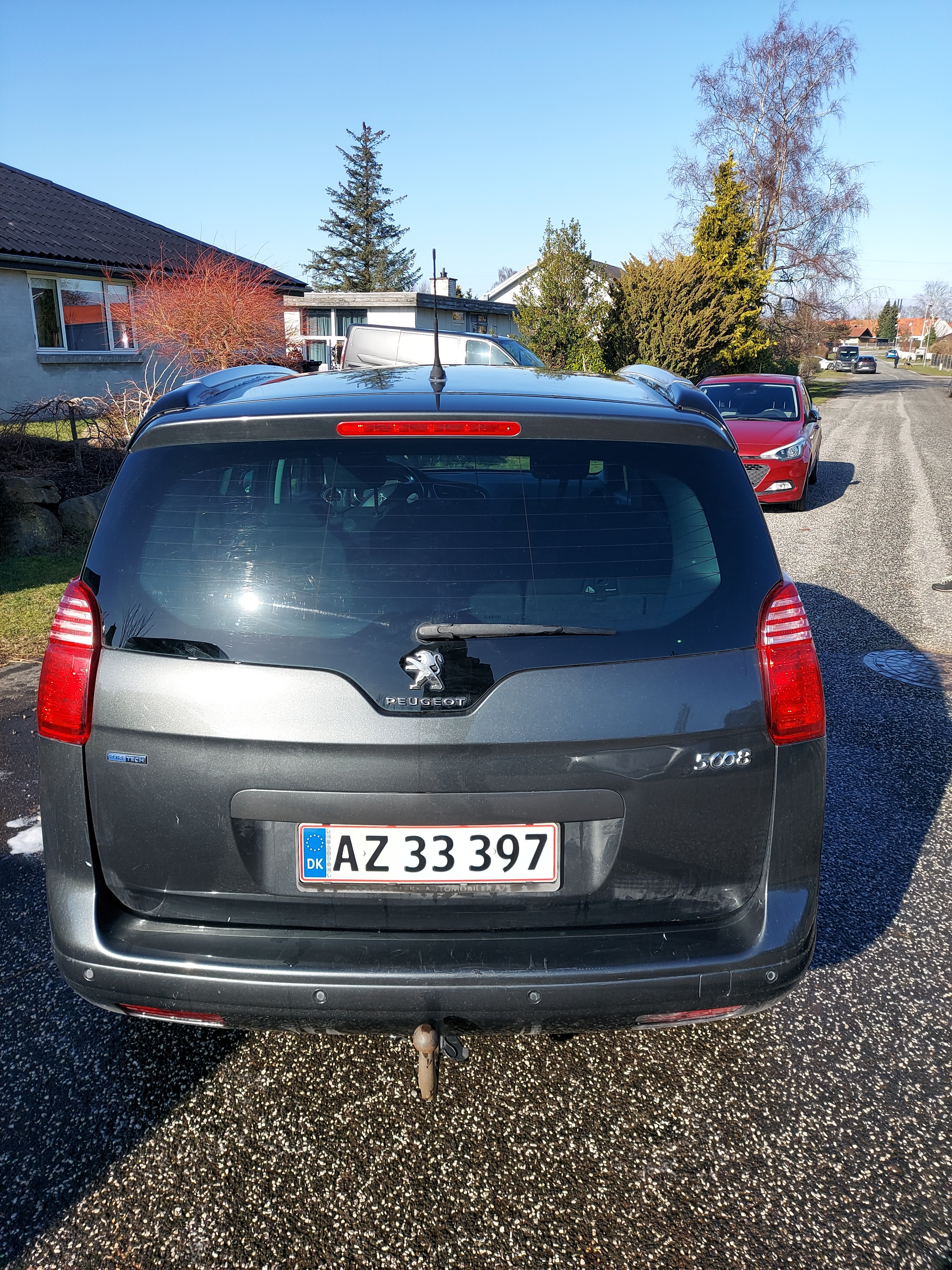 Grå Peugeot 5008 fra 2015