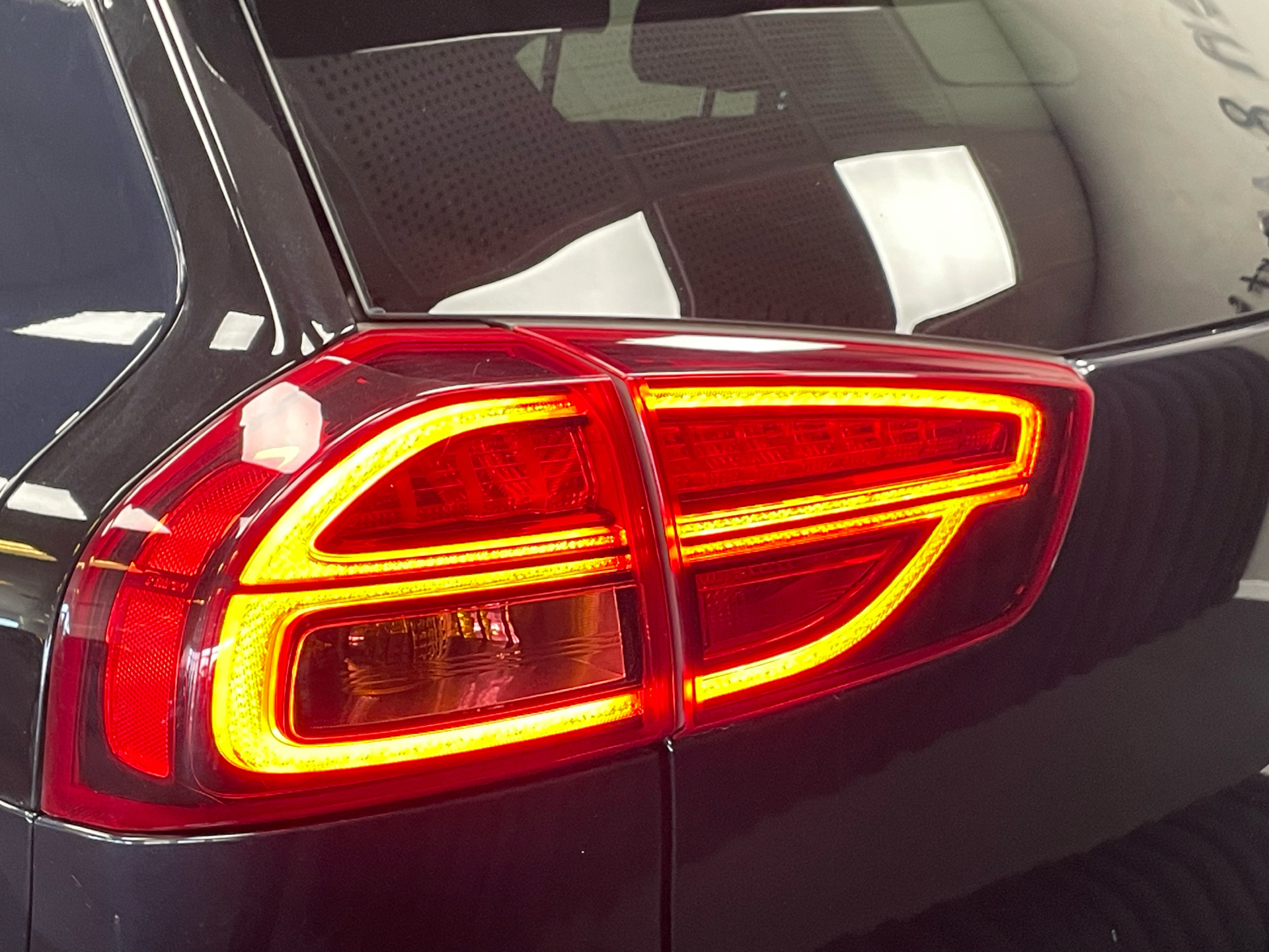 Blå Kia e-Niro fra 2021