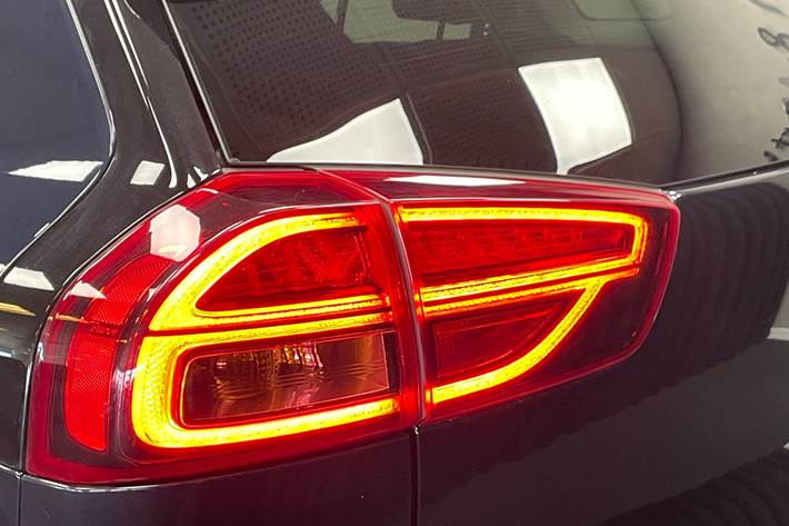 Blå Kia e-Niro fra 2021