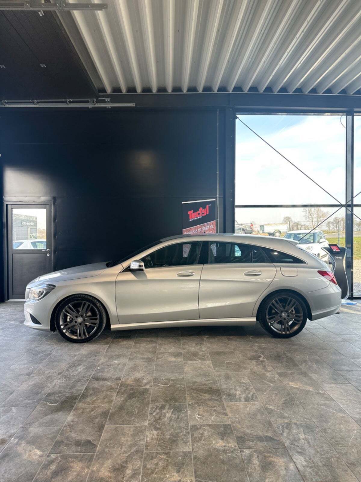 Mercedes CLA200
