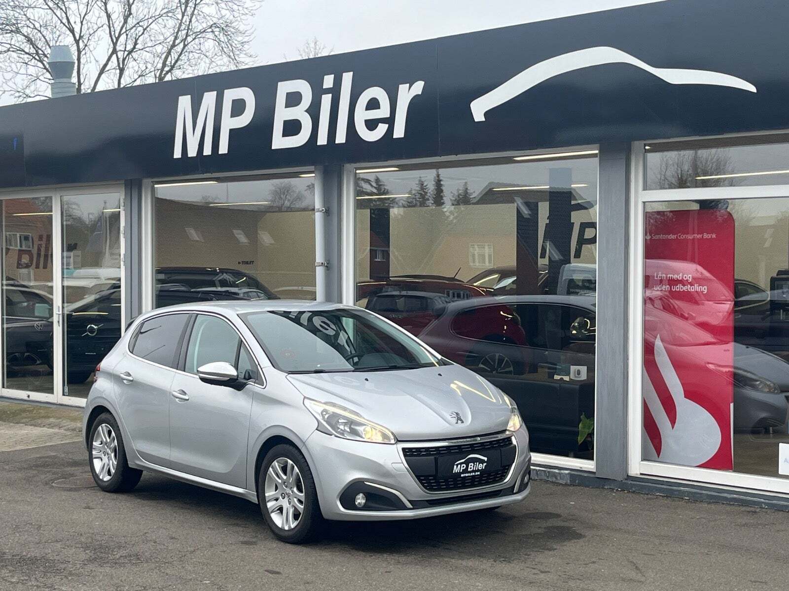 Sølv Peugeot 208 fra 2016