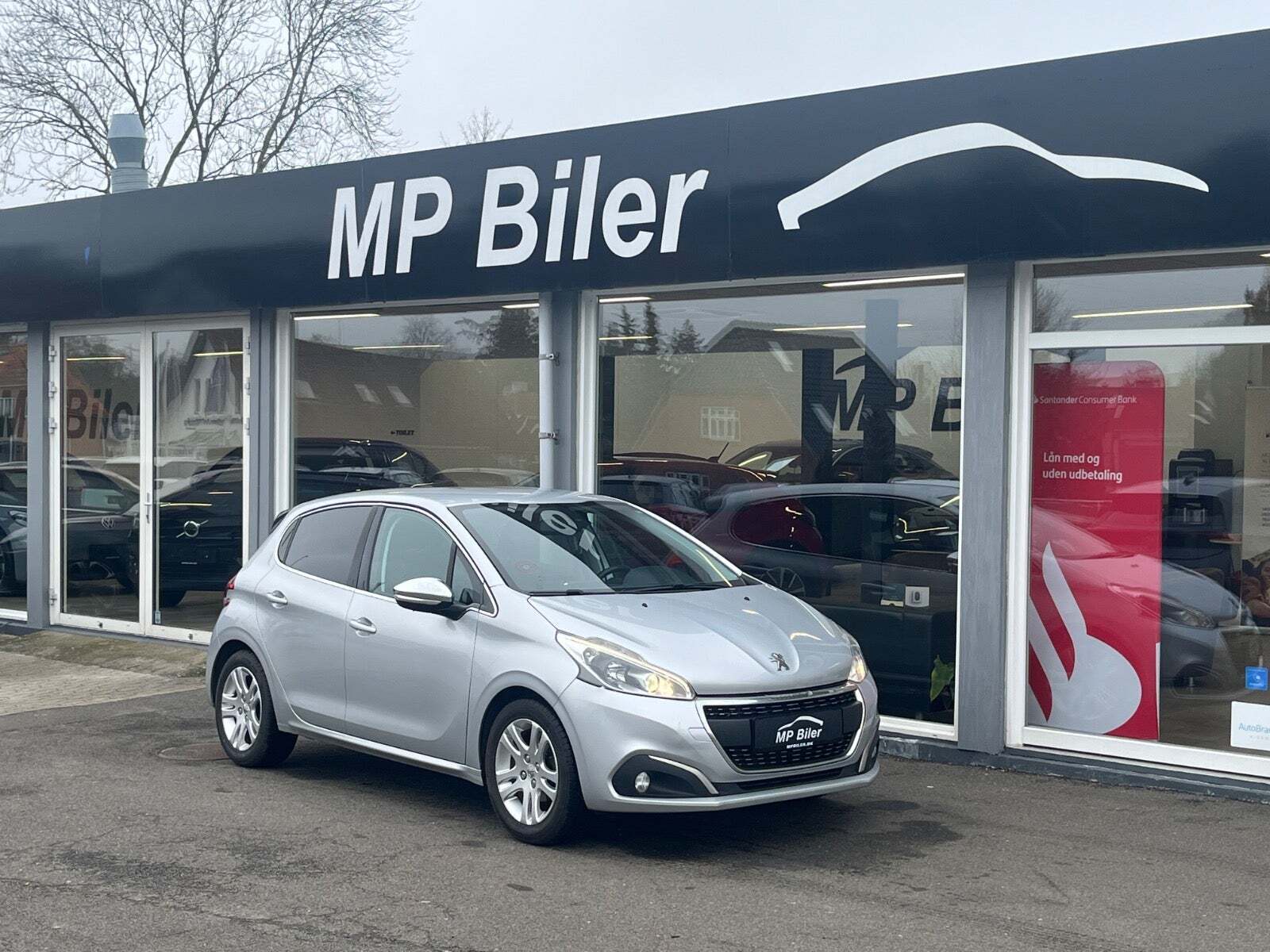 Sølv Peugeot 208 fra 2016