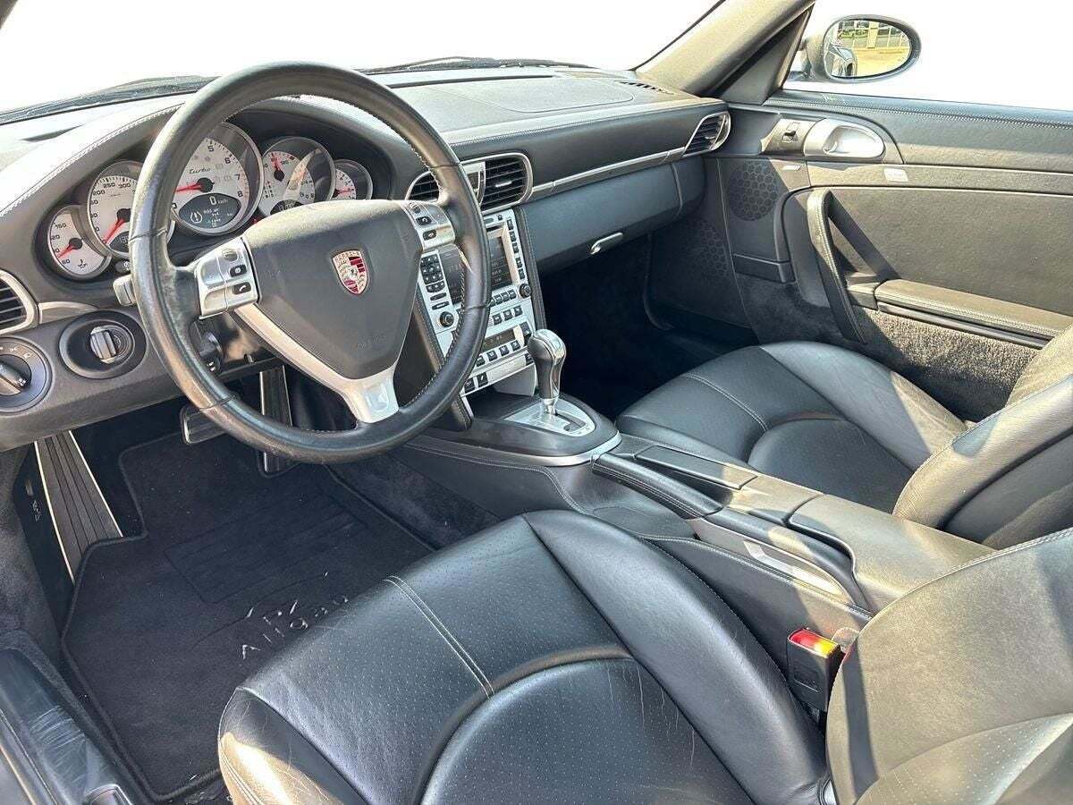 Grå Porsche 911 Turbo fra 2007