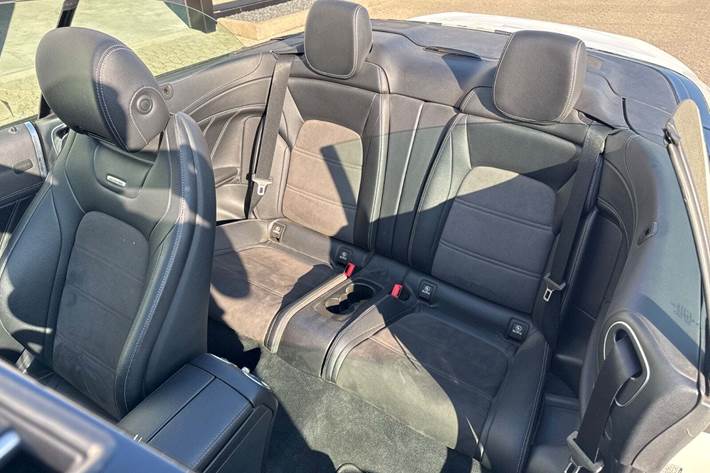 Hvid Mercedes C63 fra 2017