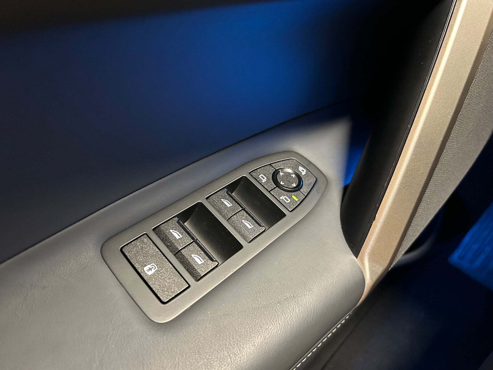 Rød BMW iX fra 2022