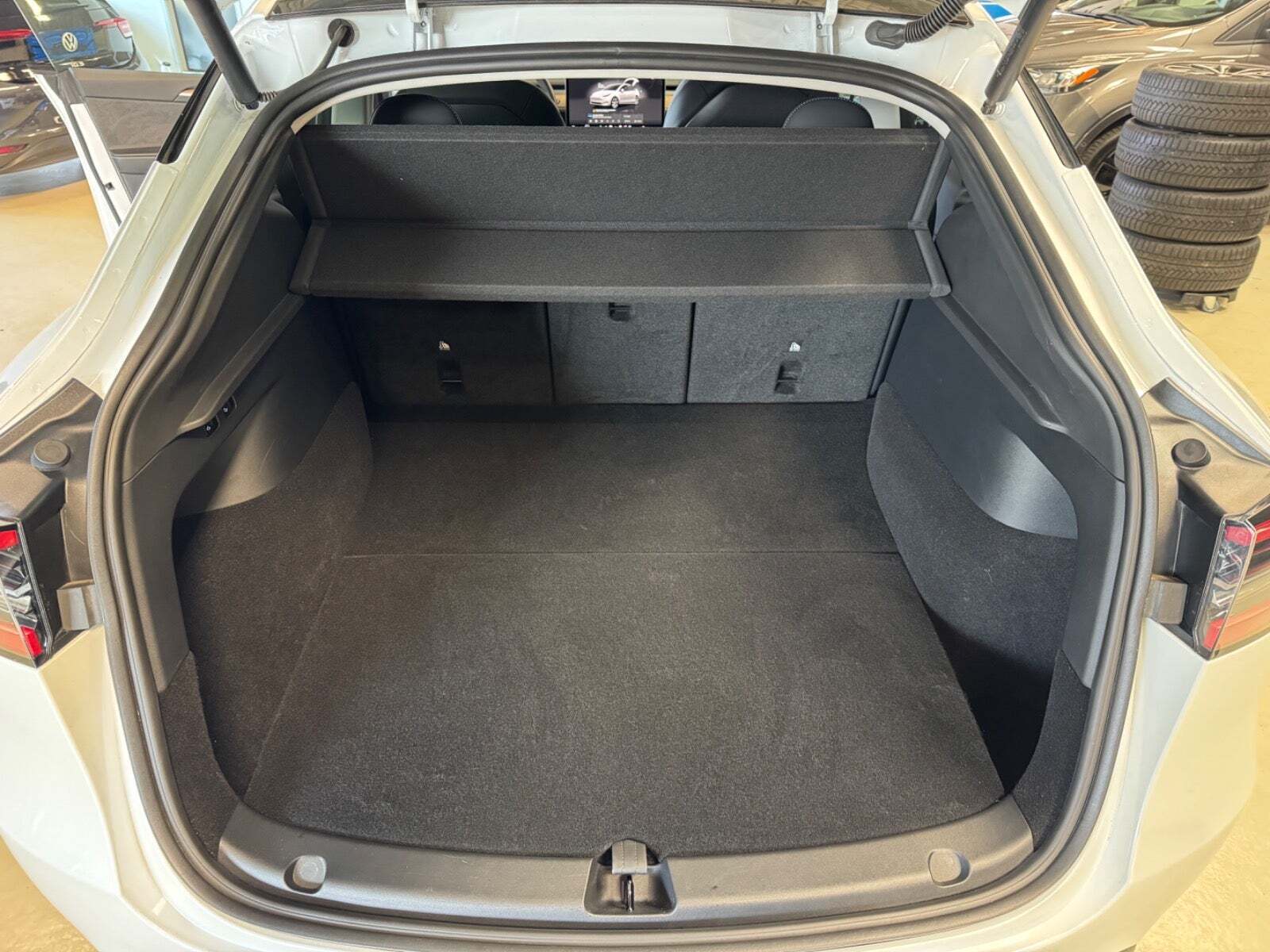 undefined Tesla Model Y fra 2023