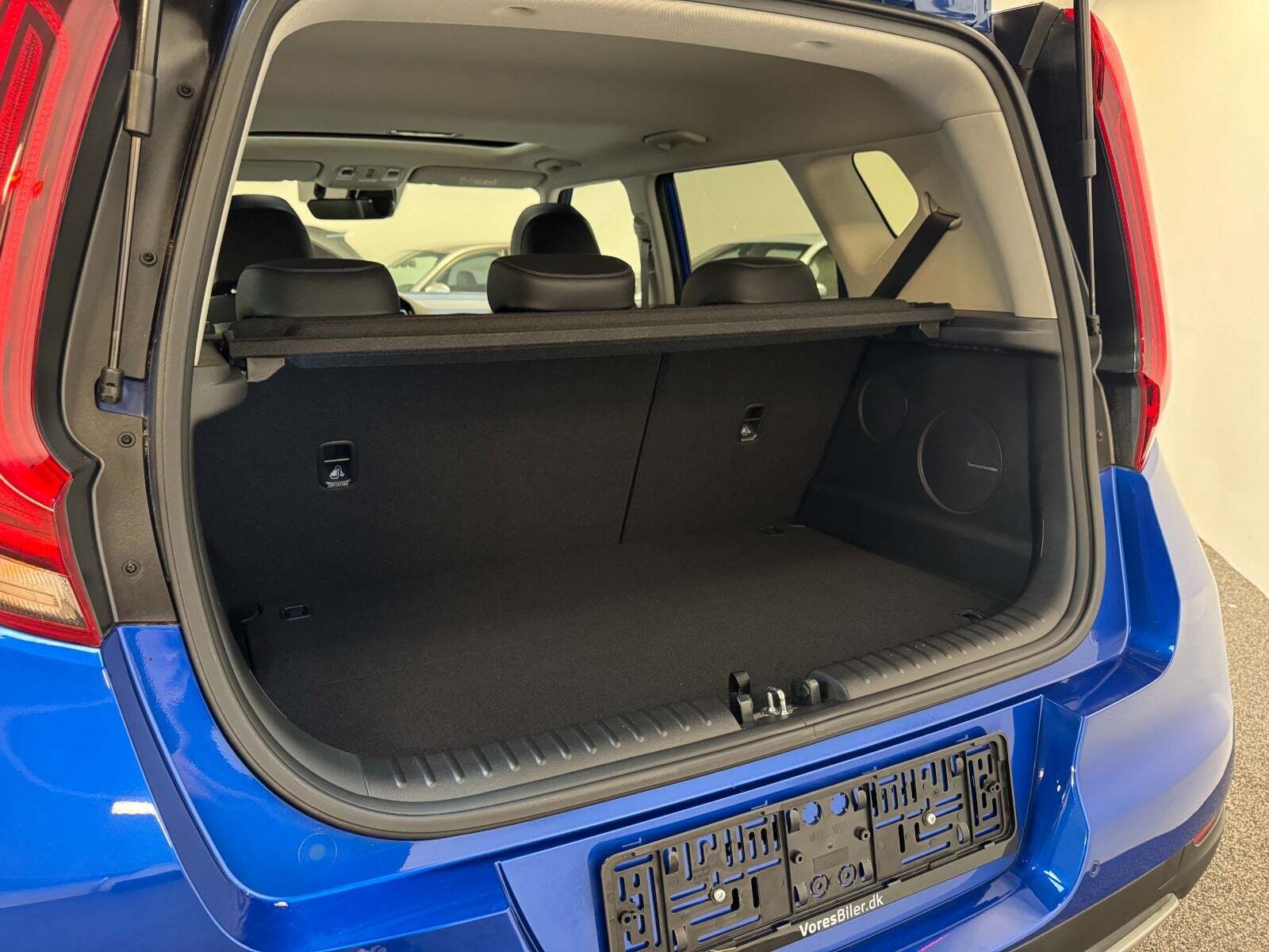 Blå Kia e-Soul fra 2020 set indefra