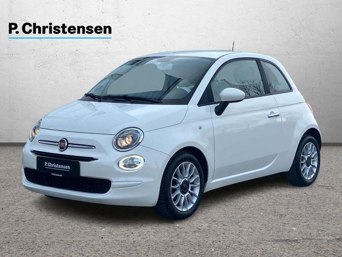 Hvid Fiat 500 fra 2016 set udefra