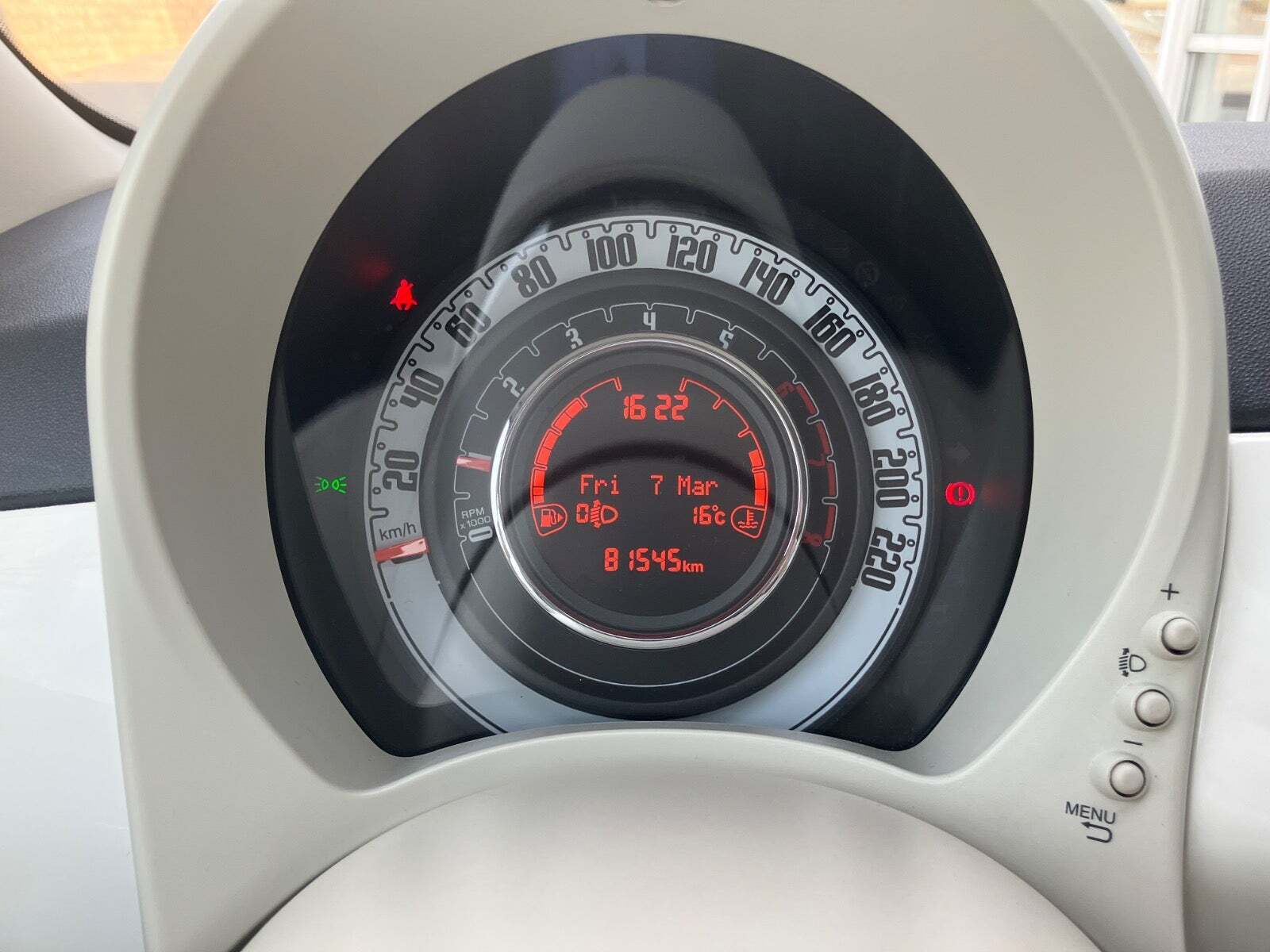 Hvid Fiat 500 fra 2016