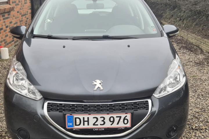 Sort Peugeot 208 fra 2013