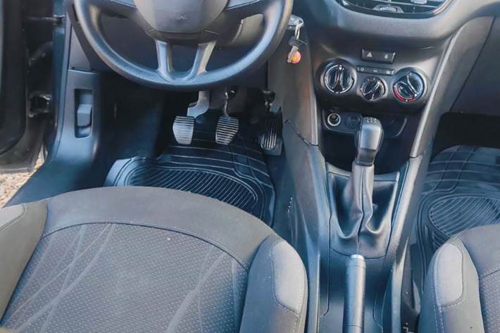 Sort Peugeot 208 fra 2013