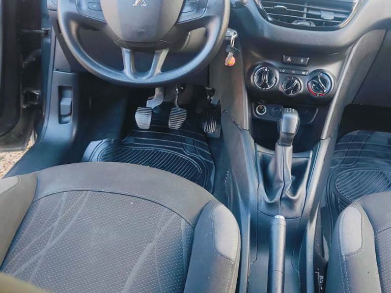 Peugeot 208 1,2 VTI 82 HK 5-D