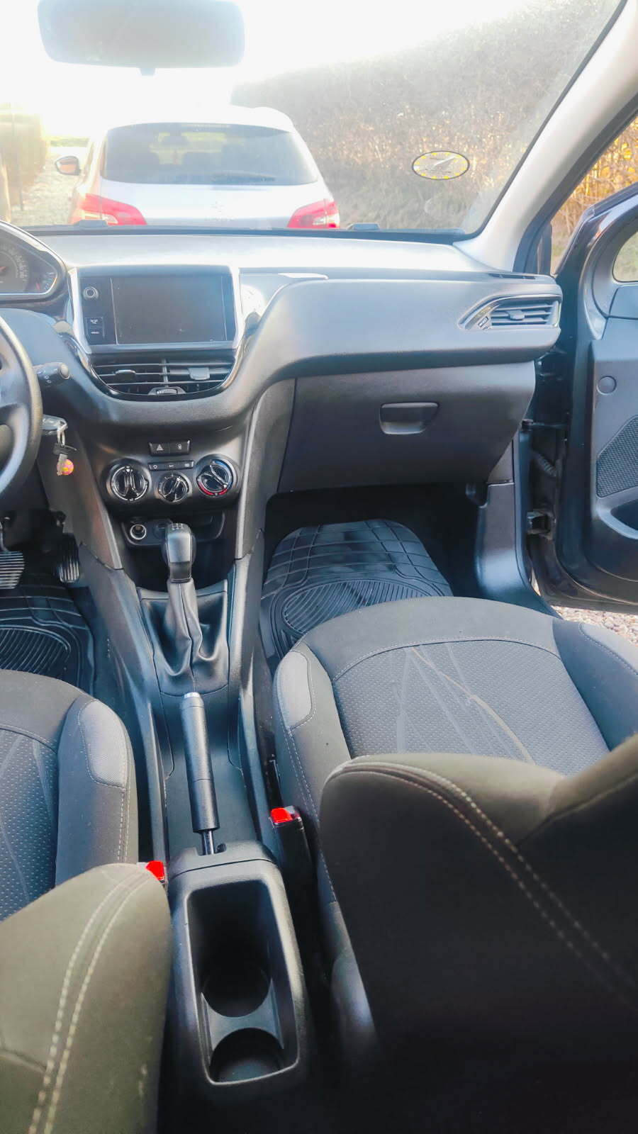 Sort Peugeot 208 fra 2013