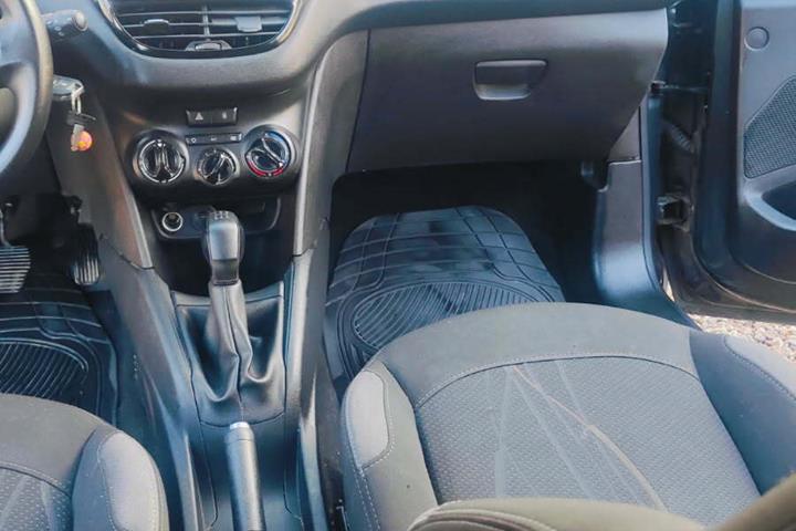 Sort Peugeot 208 fra 2013