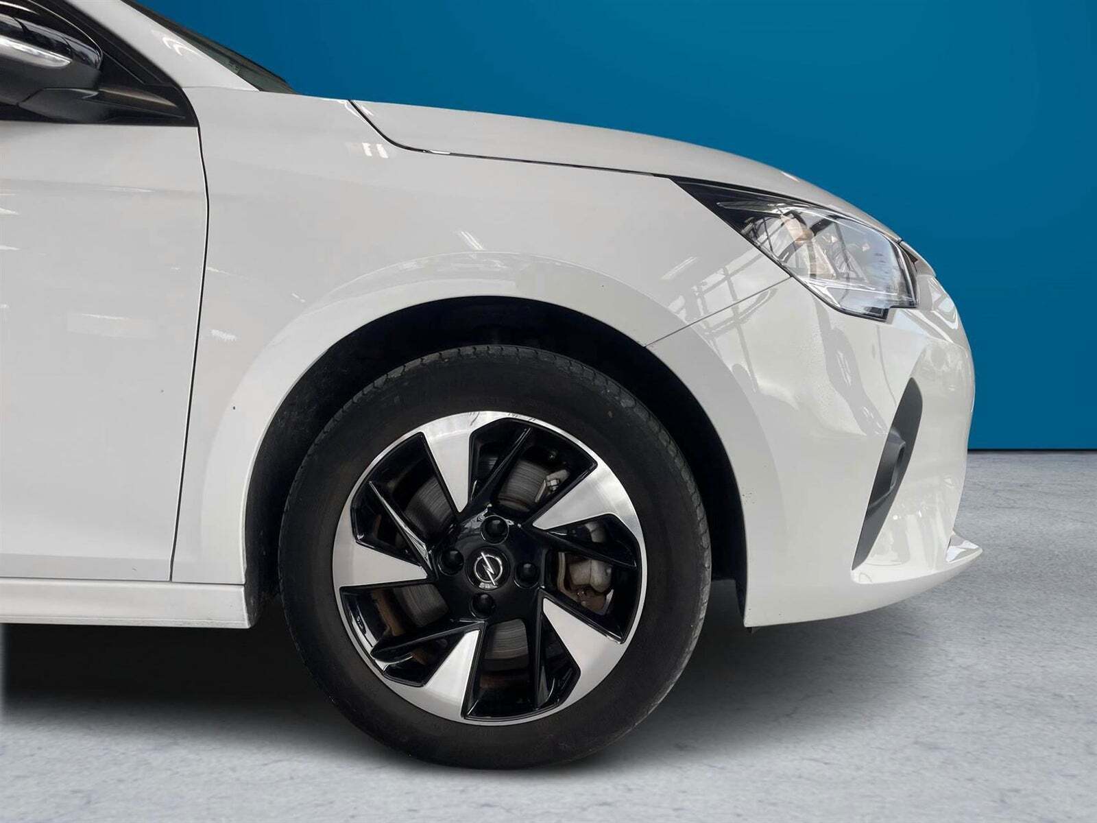 Hvid Opel Corsa-e fra 2022