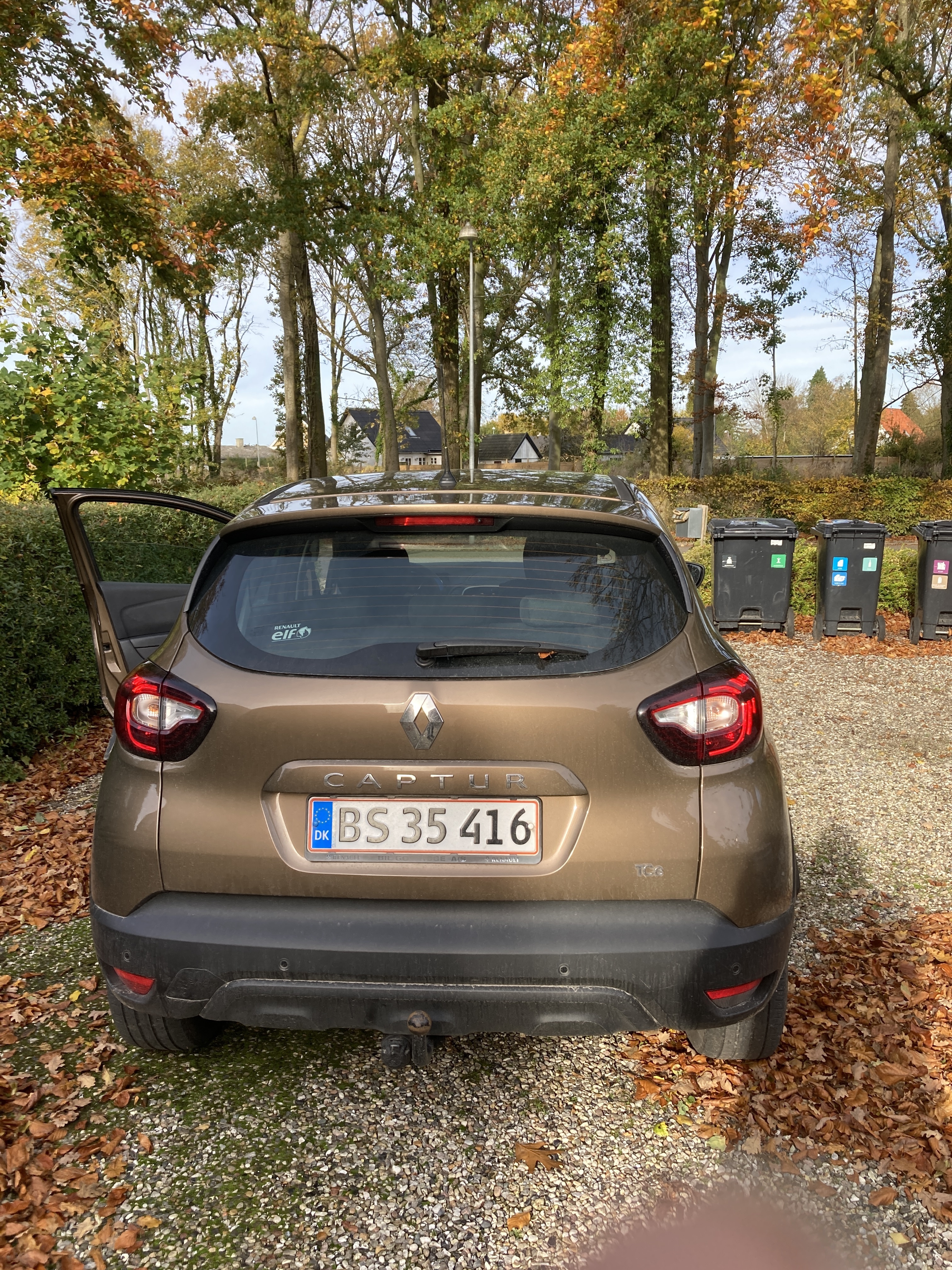 Brun Renault Captur fra 2018