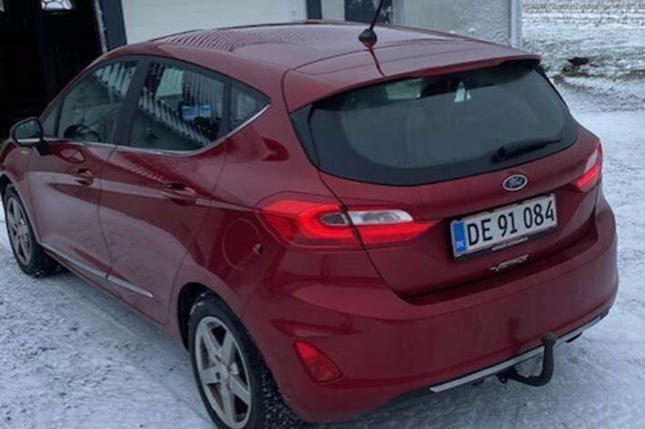 Rød Ford Fiesta fra 2017